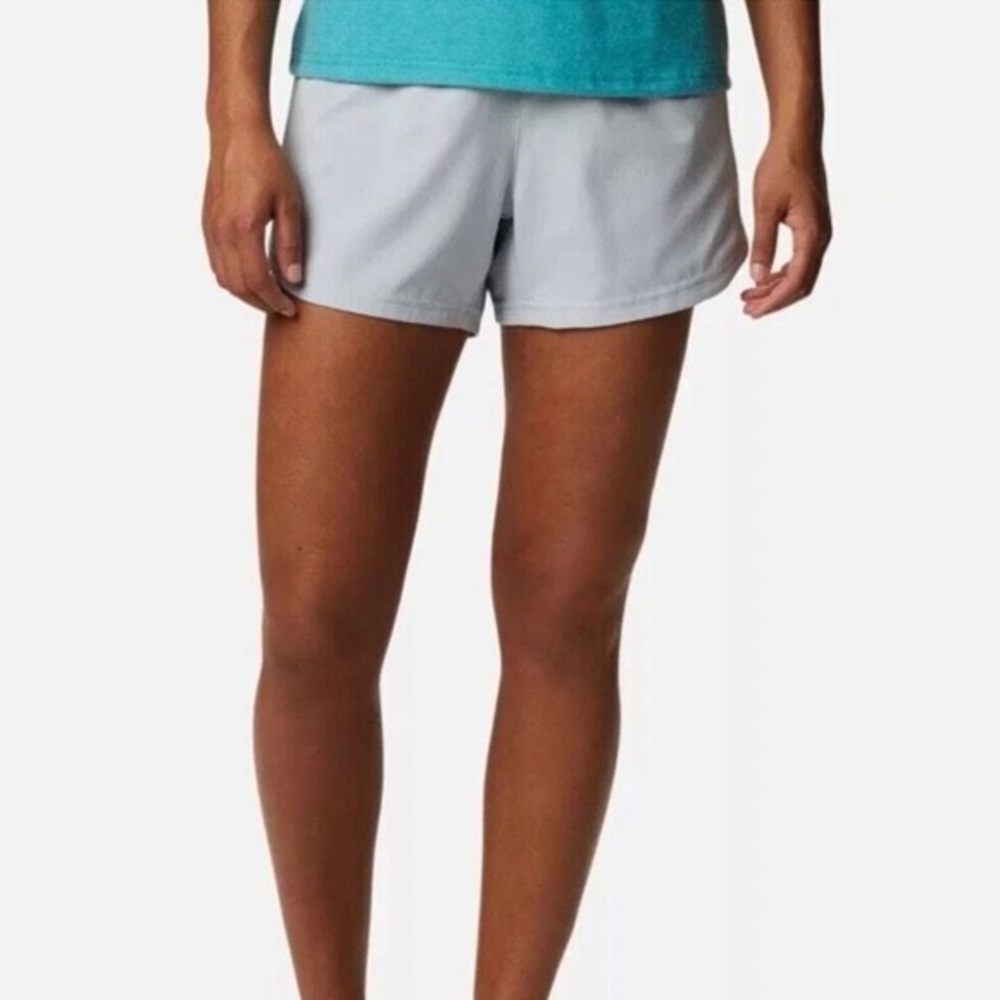 Columbia sz L light grey blue 4” inseam high rise Omni Shade Blossom Bay Shorts